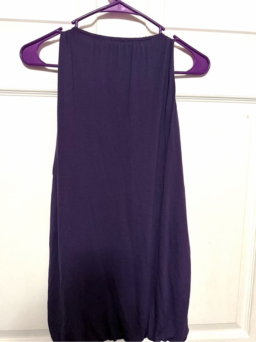 BCBGMaxAzria Purple Sleeveless Tank with Gold Chain Detail - Picture 4 of 4